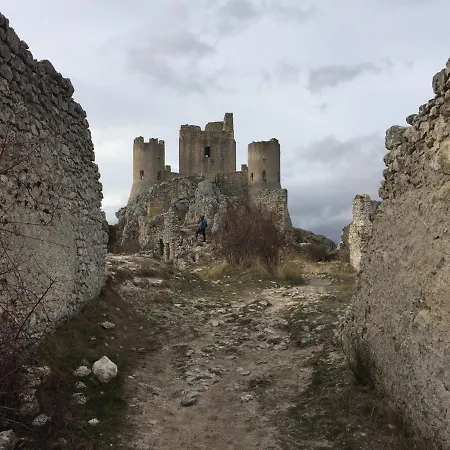 Nocleg ze śniadaniem Itaka LʼAquila