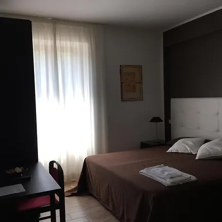 לינה וארוחת בוקר Itaka 3*