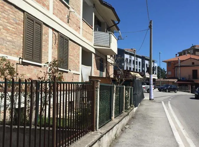 Bed & Breakfast Itaka LʼAquila